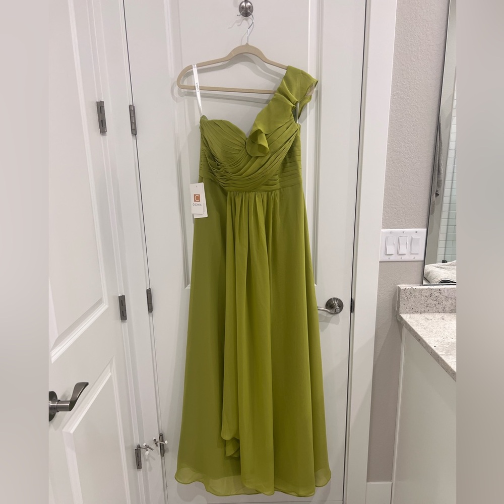 Elegant One-Shoulder Green Dress